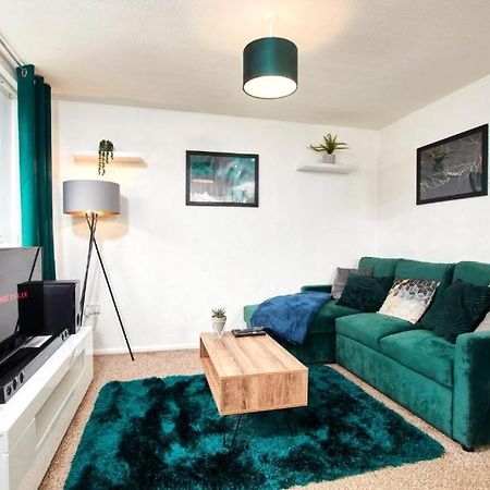The Emerald House Of Manchester - Garden - Parking Exteriör bild