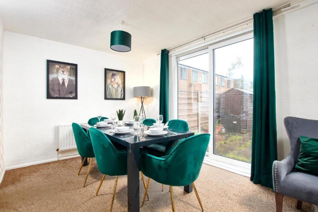 The Emerald House Of Manchester - Garden - Parking Exteriör bild