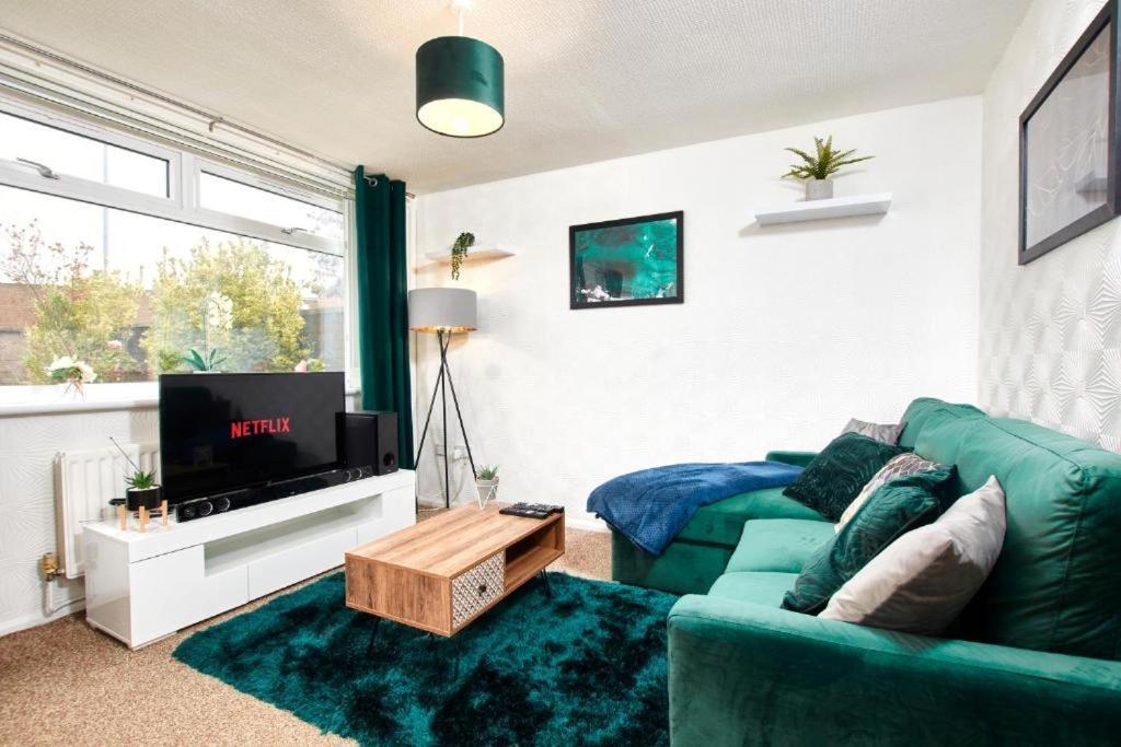 The Emerald House Of Manchester - Garden - Parking Exteriör bild